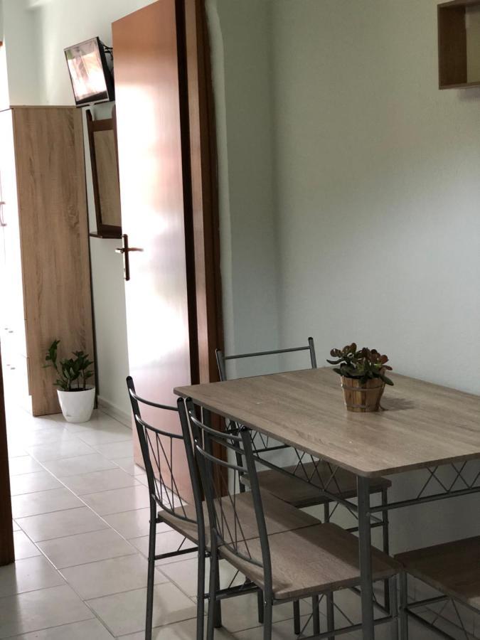Thealos Inn Nea Vrasna Bagian luar foto